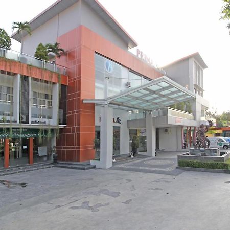Reddoorz Premium Near Sleman City Hall Yogyakarta Ngoại thất bức ảnh