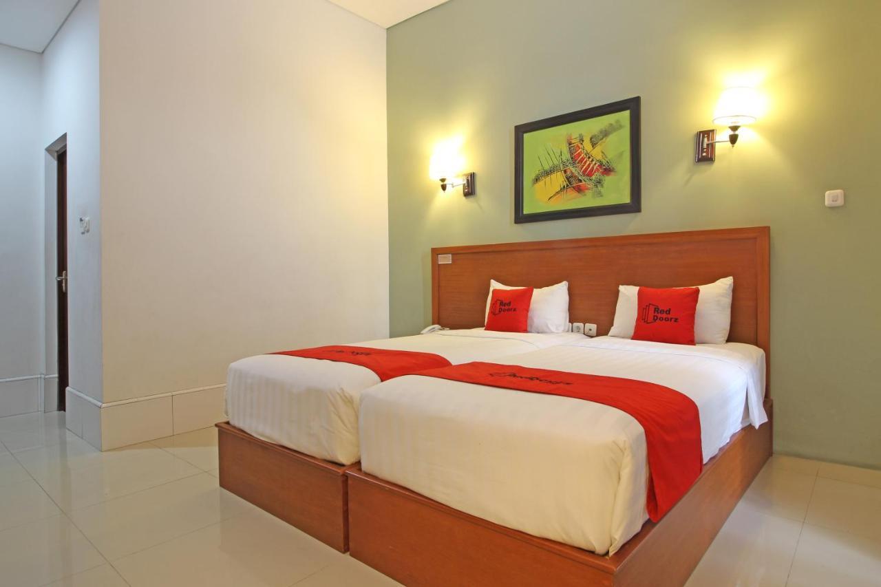 Reddoorz Premium Near Sleman City Hall Yogyakarta Ngoại thất bức ảnh