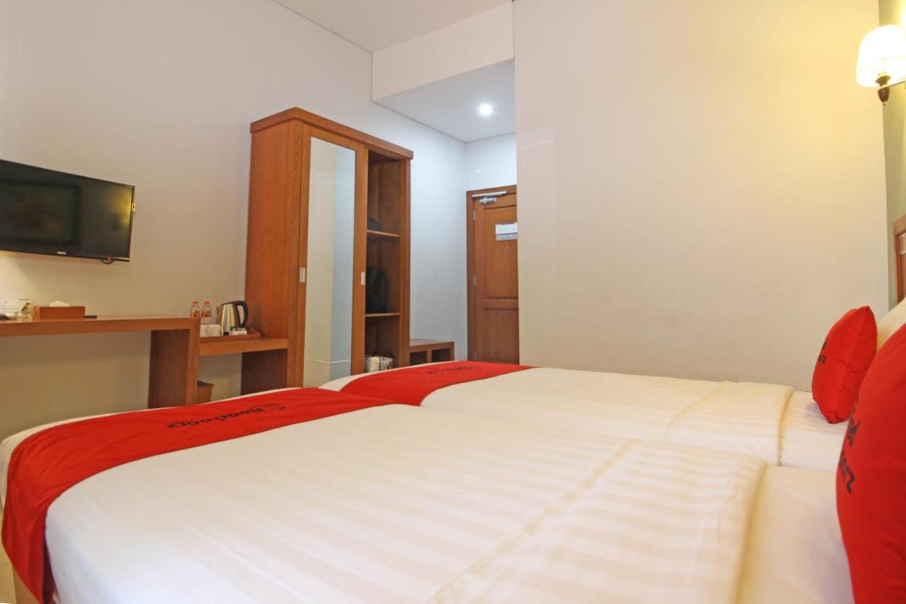 Reddoorz Premium Near Sleman City Hall Yogyakarta Ngoại thất bức ảnh