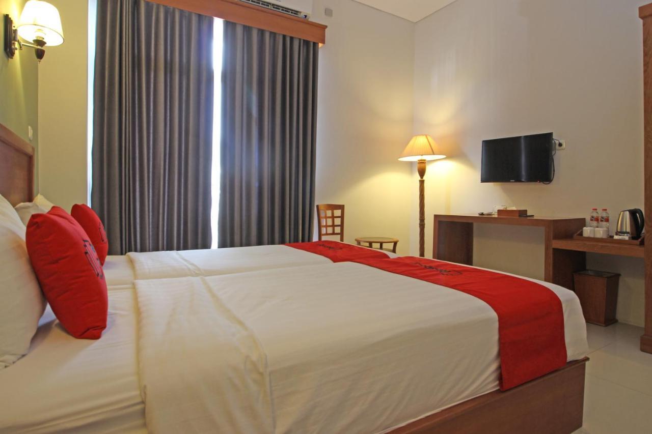 Reddoorz Premium Near Sleman City Hall Yogyakarta Ngoại thất bức ảnh