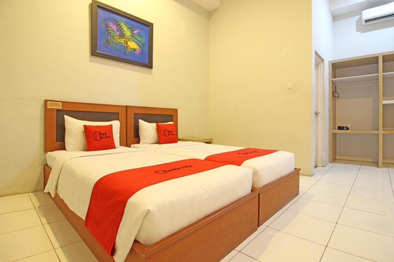 Reddoorz Premium Near Sleman City Hall Yogyakarta Ngoại thất bức ảnh