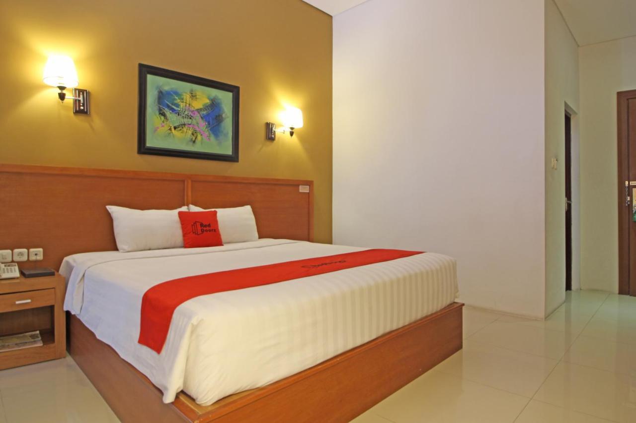 Reddoorz Premium Near Sleman City Hall Yogyakarta Ngoại thất bức ảnh