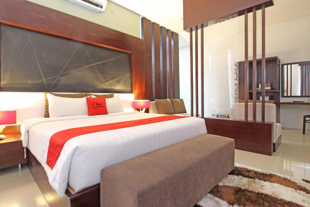 Reddoorz Premium Near Sleman City Hall Yogyakarta Ngoại thất bức ảnh