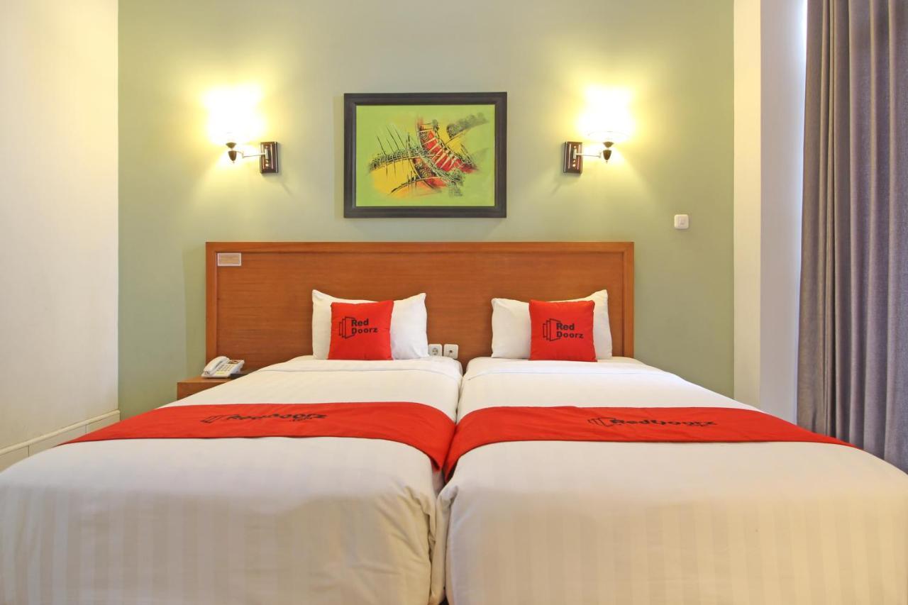 Reddoorz Premium Near Sleman City Hall Yogyakarta Ngoại thất bức ảnh