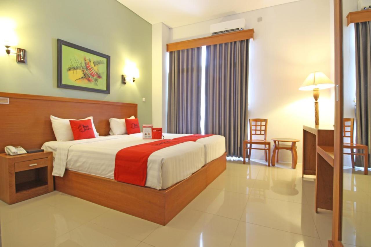 Reddoorz Premium Near Sleman City Hall Yogyakarta Ngoại thất bức ảnh
